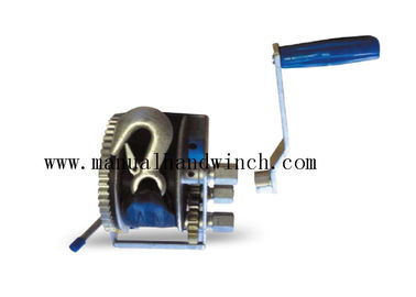 China Aço carbono marinho do guincho da mão do eixo tracionador com estrutura compacta da correia azul fornecedor